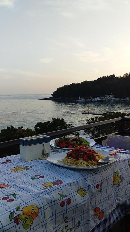 City Hostel Himarë Dış mekan fotoğraf